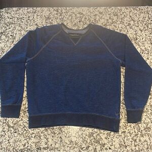 American Eagle Men's Navy Blue Sweater